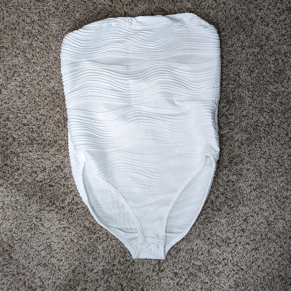 Boture White Line Texture Strapless Sleeveless Romper Size Medium - Picture 1 of 10